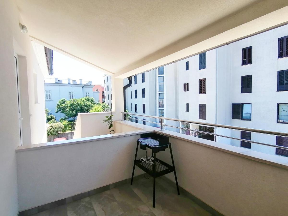 Holiday Apartment Dunja Pula Exterior foto