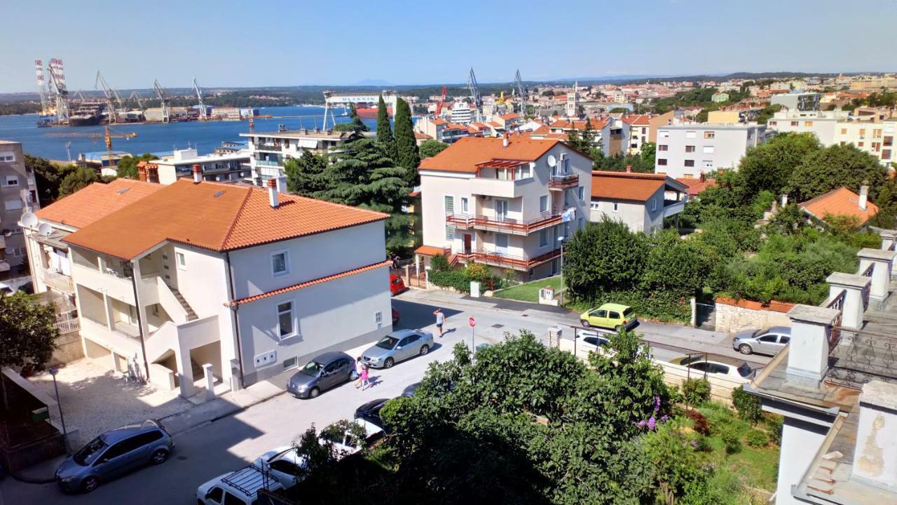 Holiday Apartment Dunja Pula Exterior foto